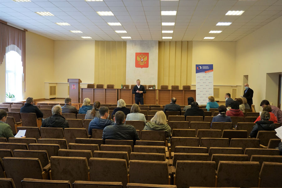 Предприниматели Дмитриевского района просят о поддержке бизнеса на селе