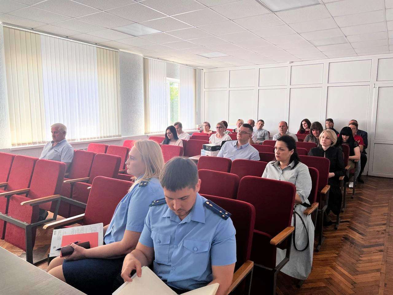 Курский бизнес-омбудсмен и первый заместитель прокурора области встретились с предпринимателями Тимского района