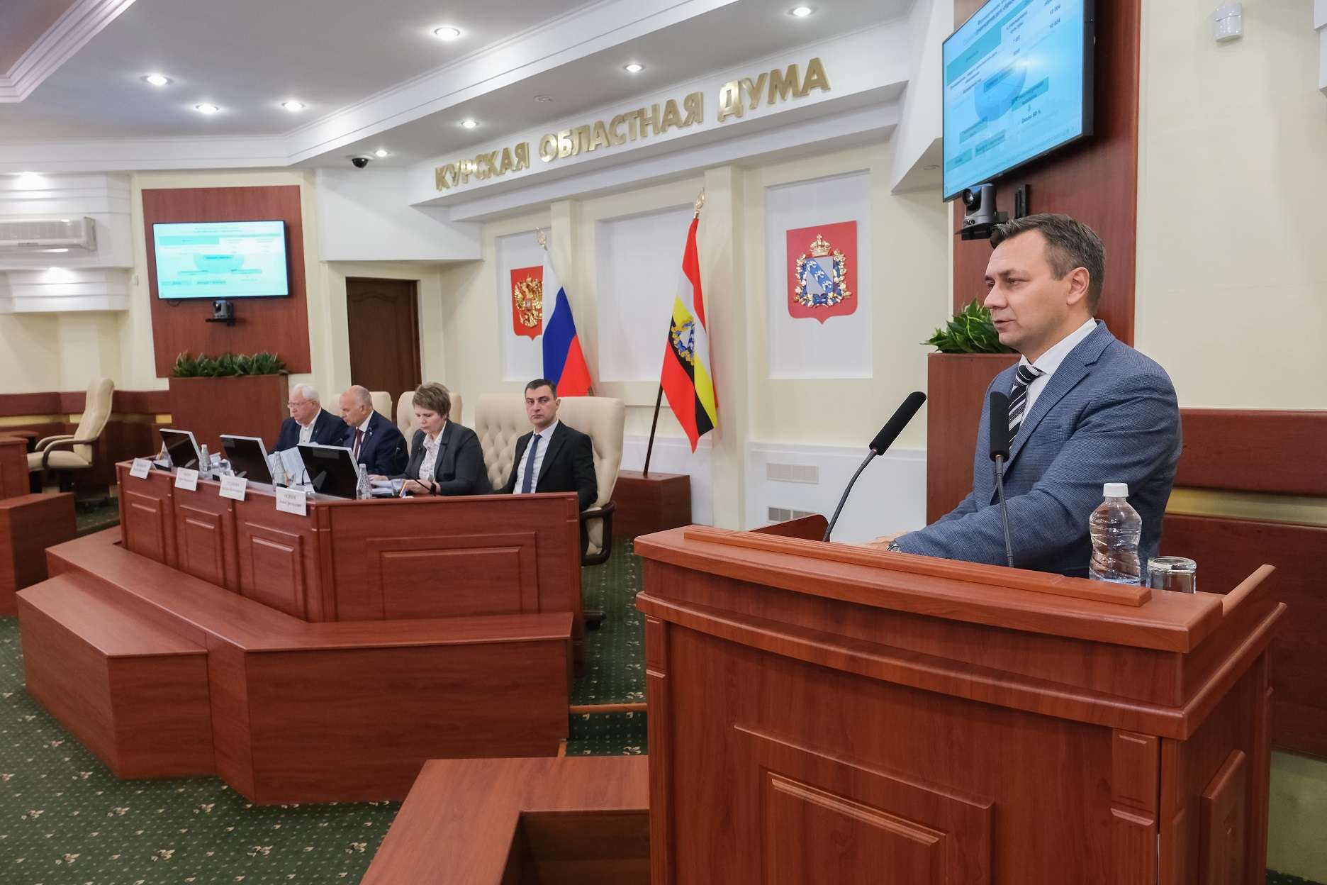 Денис Водопьянов принял участие в публичных слушаниях по проекту областного бюджета на трёхлетний период