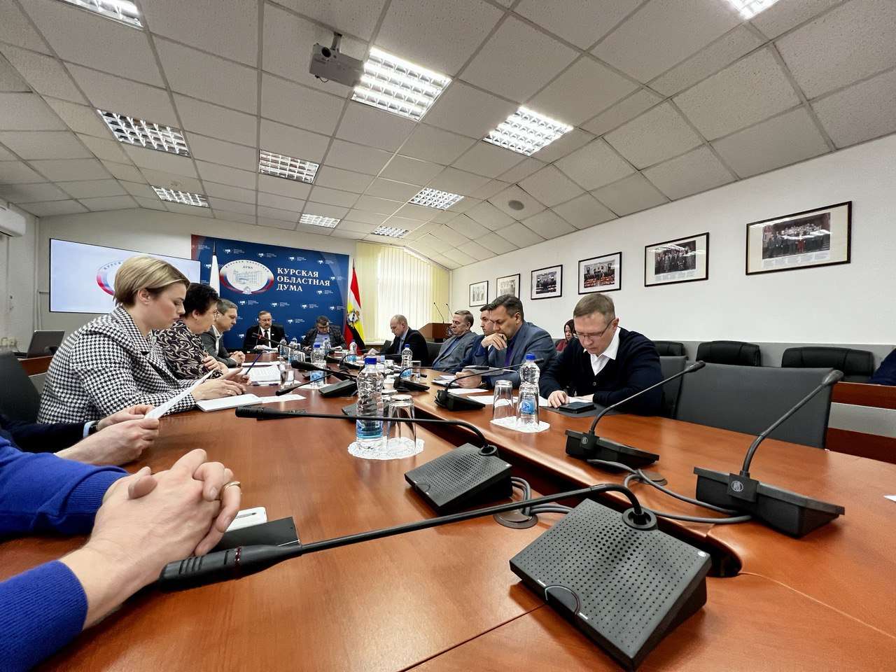 В Курской областной Думе состоялось заседание комитета по предпринимательству
